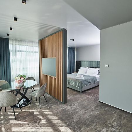 Hotel Emd Bacău Zewnętrze zdjęcie