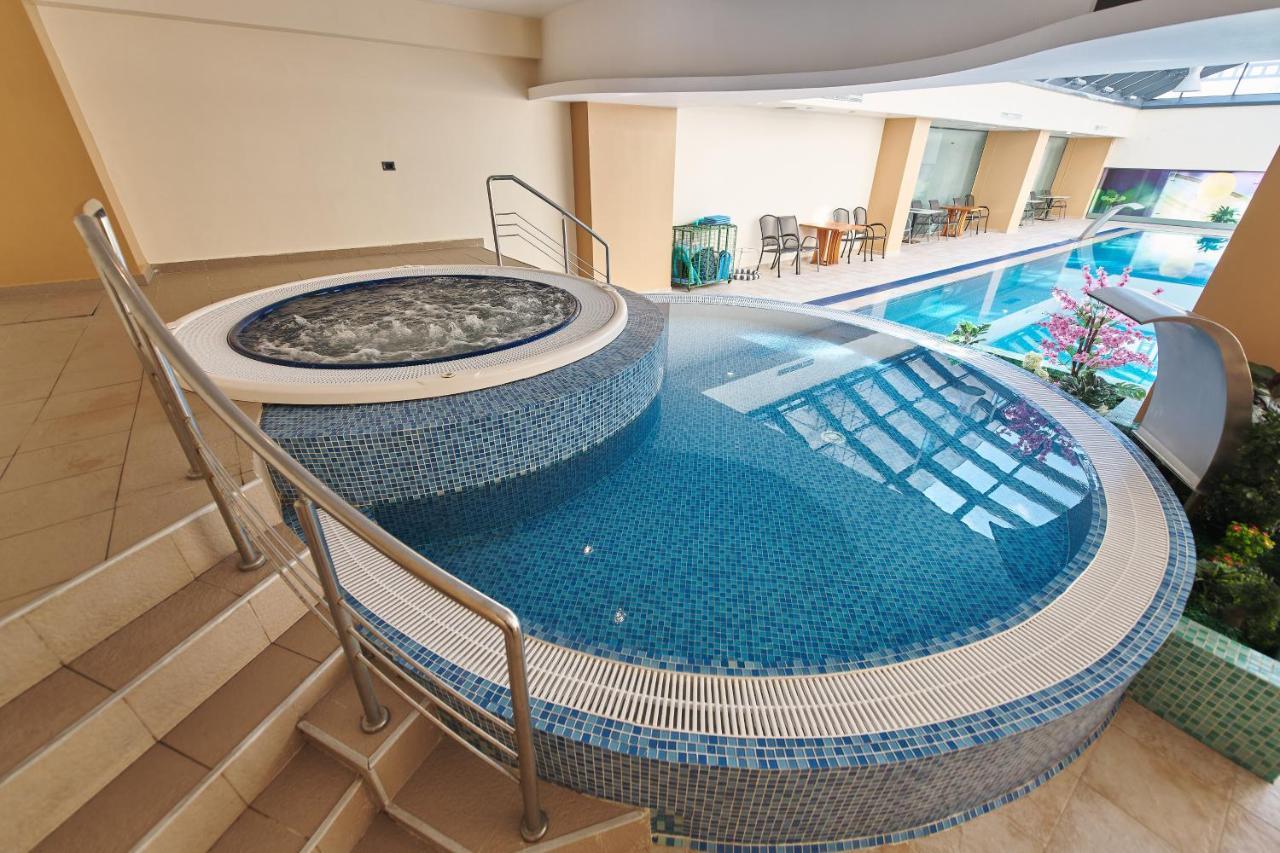 Hotel Emd Bacău Zewnętrze zdjęcie