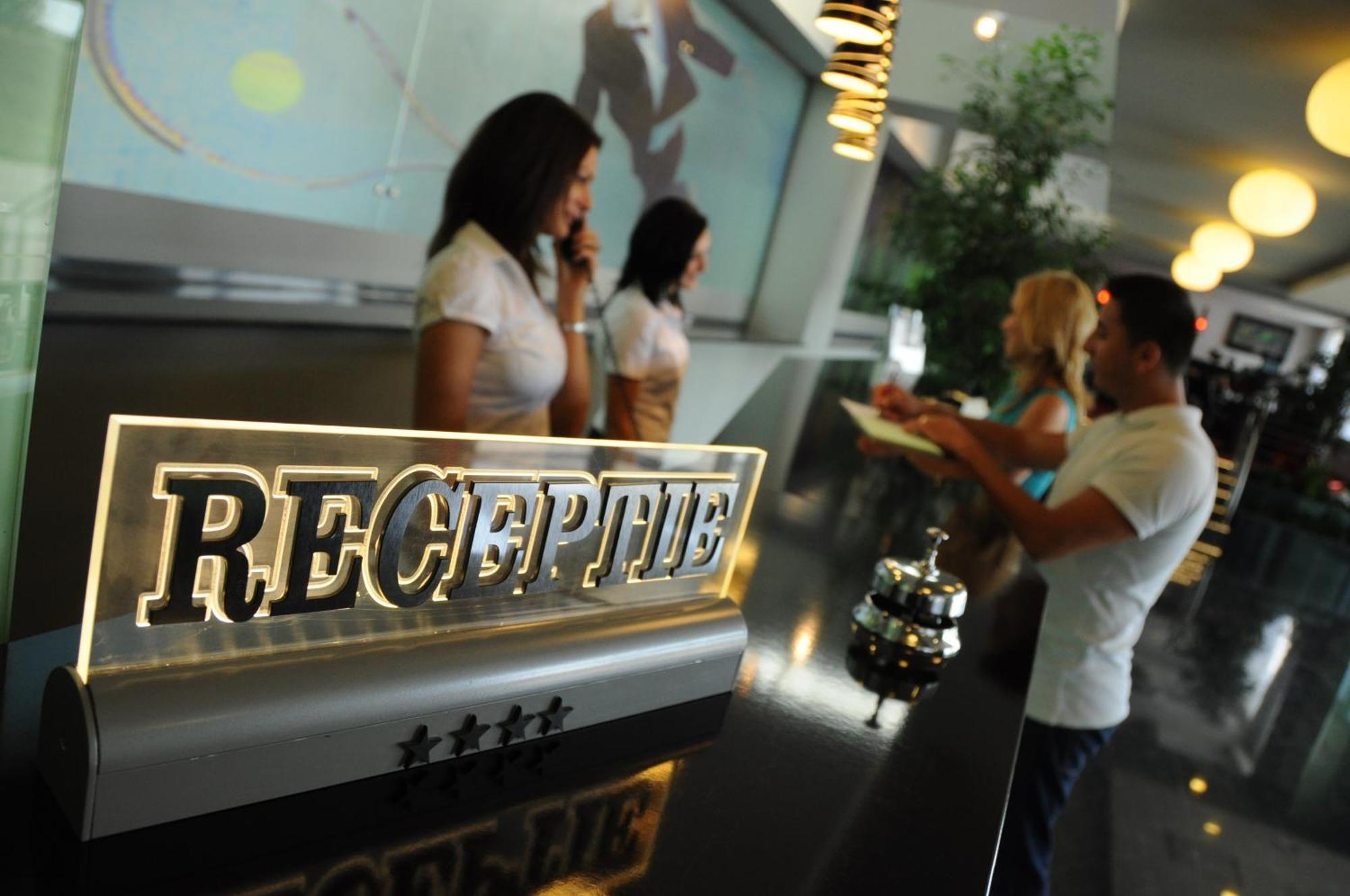Hotel Emd Bacău Zewnętrze zdjęcie