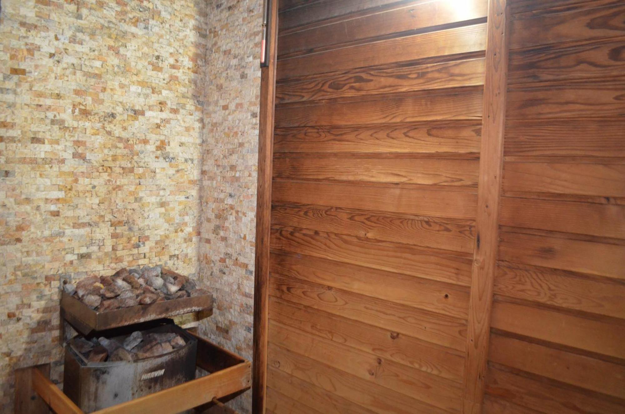 Hotel Emd Bacău Zewnętrze zdjęcie