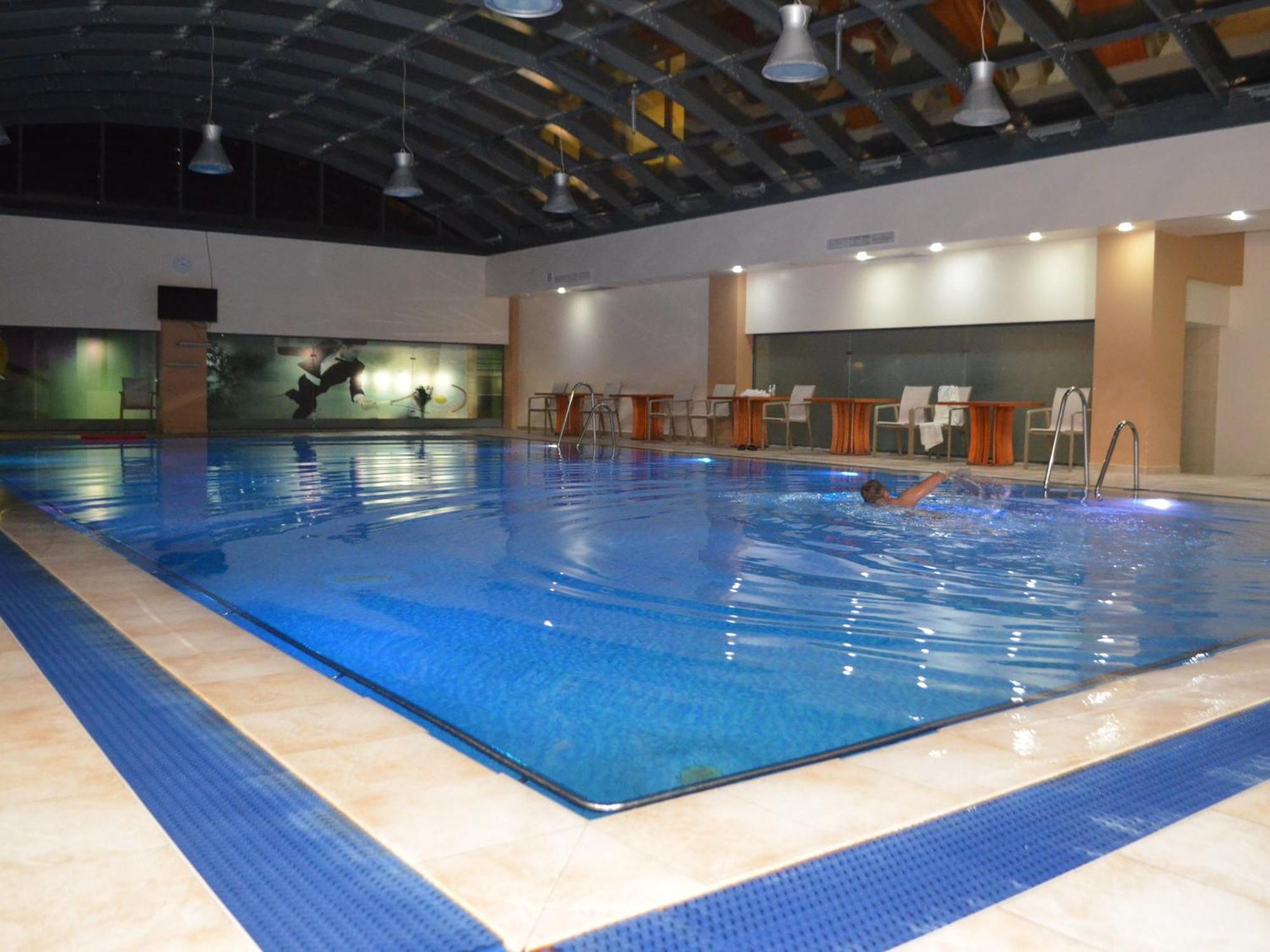 Hotel Emd Bacău Zewnętrze zdjęcie