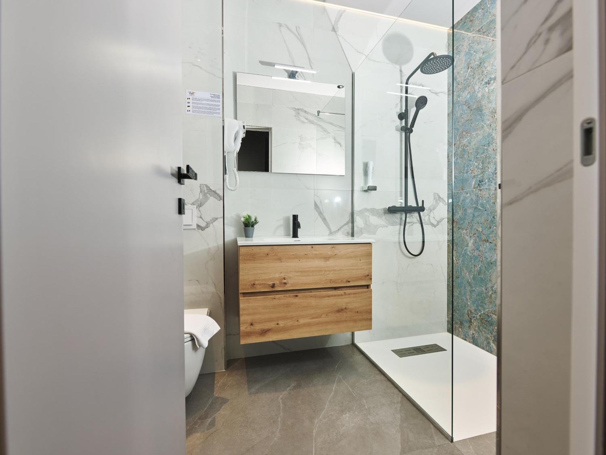 Hotel Emd Bacău Zewnętrze zdjęcie